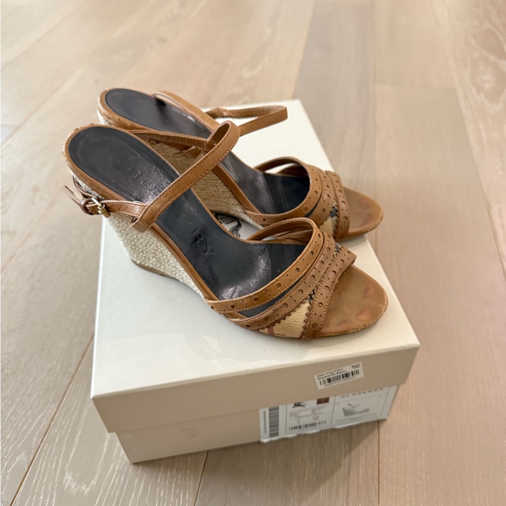 ✨Authentic Burberry Espadrille Wedge
